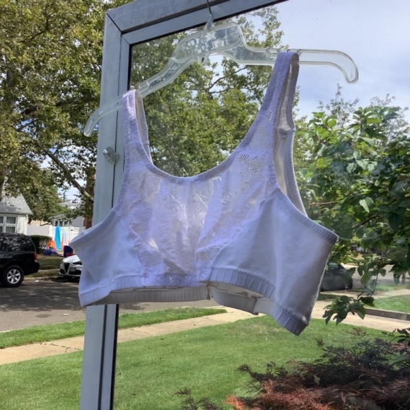 Lacy Flattering Bra size 52B front hook closure. NEW. - Picture 8 of 8